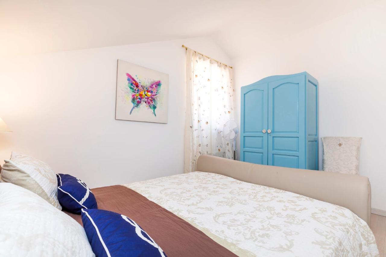 Apartments Priko 63 Mali Losinj Exterior photo